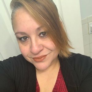 Meet your Posher, Sharoll